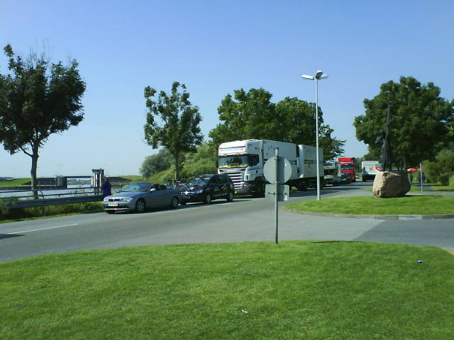 Elbfaehrestau wegen Wacken OA.